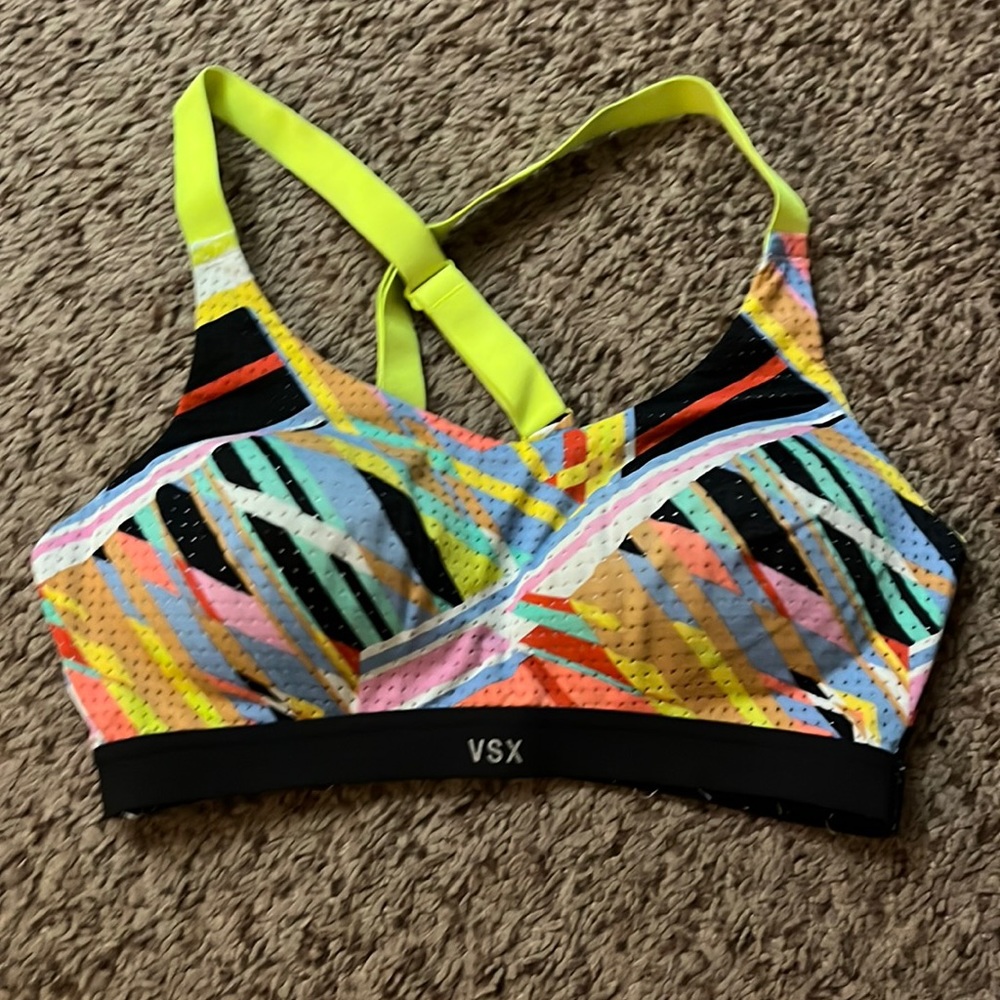 Victoria secret sport- sports bra size 32c like a small